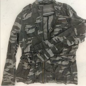 Size small GUC Express camo jacket!